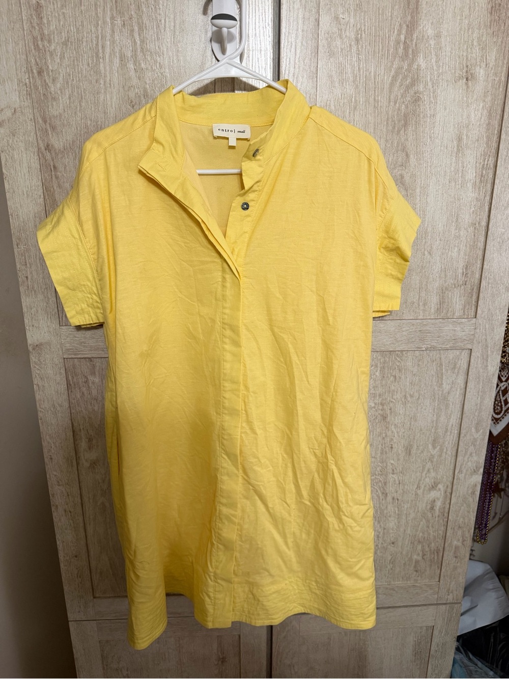 entro Lemon Short-Sleeve Snap-Front Mini Dress